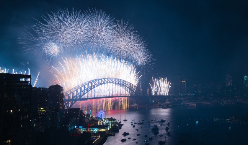 New Year fireworks Sydney bridge spi