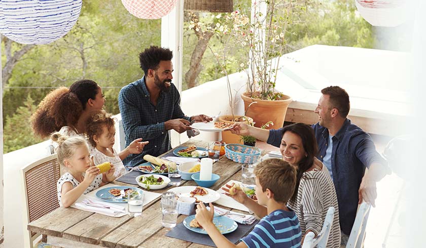 family outdoor lunch spi