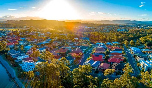 Melbourne, Perth drive weekly auction activity